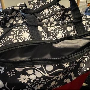 ThirtyOne Heavy Duty Canvas Wheeled Duffle with Retracting Handle